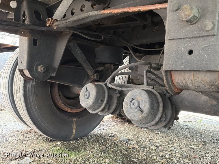 image for item YA4325 2007 Strick dry van trailer