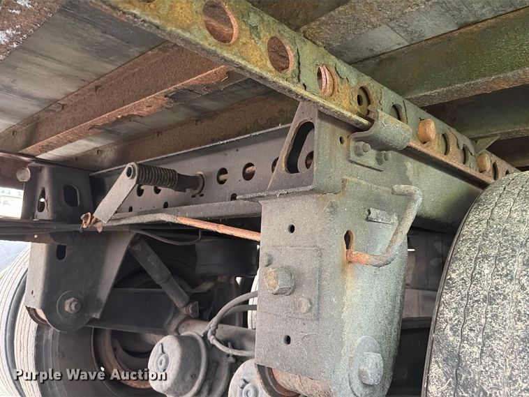image for item YA4325 2007 Strick dry van trailer