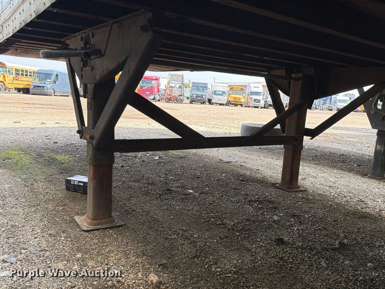 image for item YA4325 2007 Strick dry van trailer
