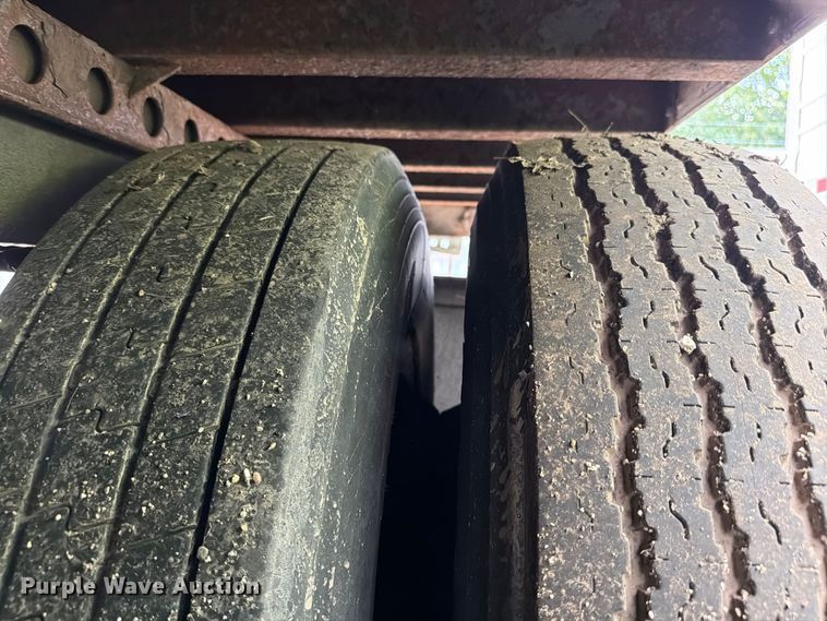 image for item YA4325 2007 Strick dry van trailer