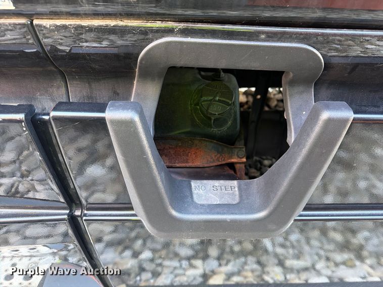 image for item YA4331 2018 Freightliner Cascadia 126 semi truck