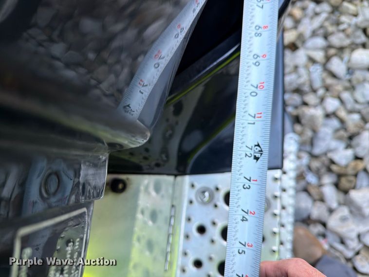 image for item YA4331 2018 Freightliner Cascadia 126 semi truck
