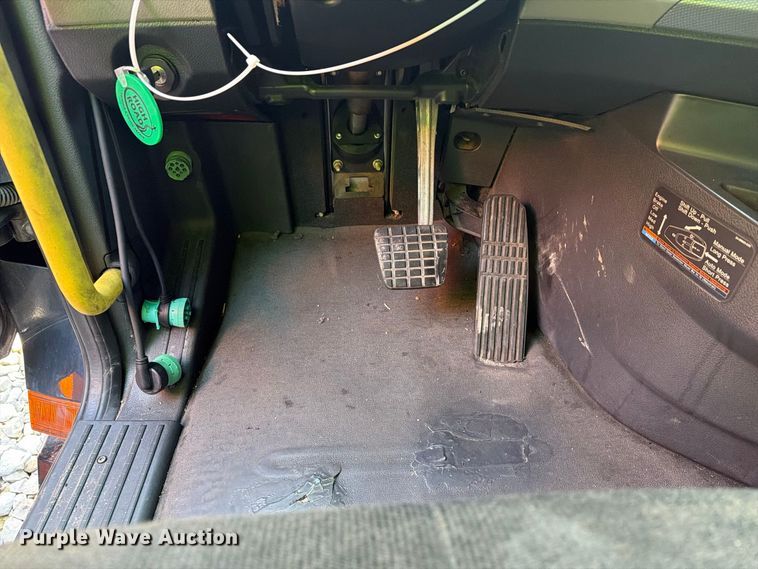 image for item YA4331 2018 Freightliner Cascadia 126 semi truck