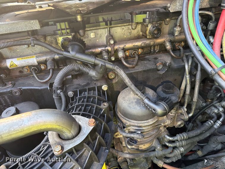 image for item YA4331 2018 Freightliner Cascadia 126 semi truck