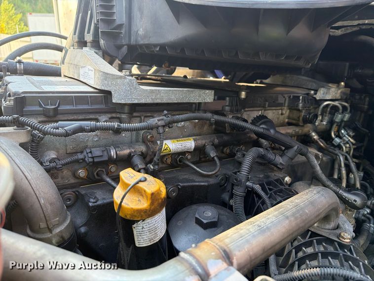 image for item YA4331 2018 Freightliner Cascadia 126 semi truck
