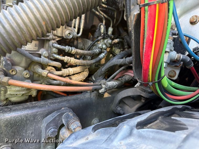 image for item YA4331 2018 Freightliner Cascadia 126 semi truck
