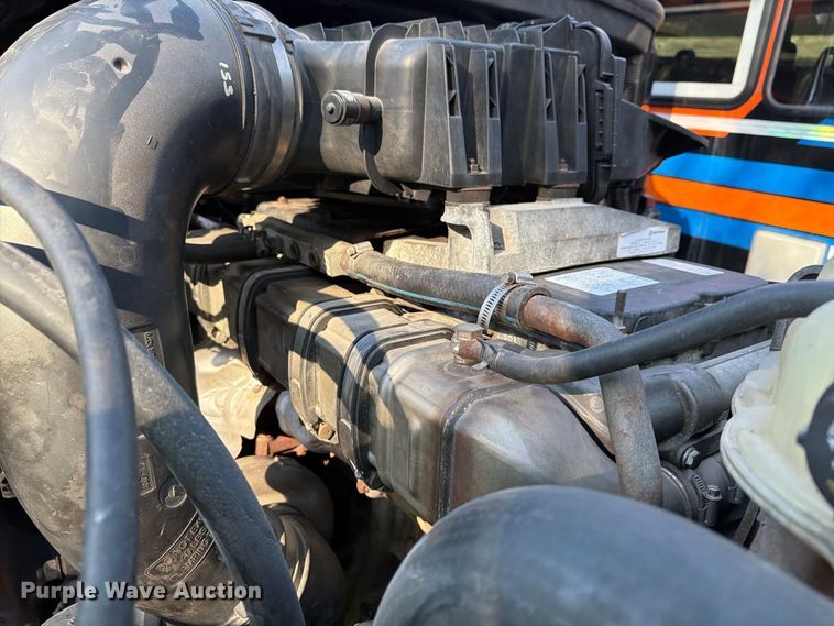 image for item YA4331 2018 Freightliner Cascadia 126 semi truck