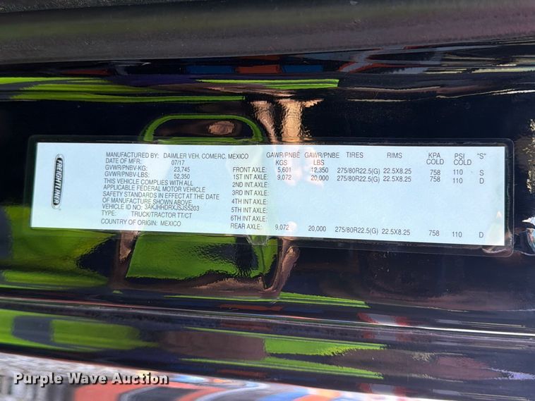 image for item YA4331 2018 Freightliner Cascadia 126 semi truck