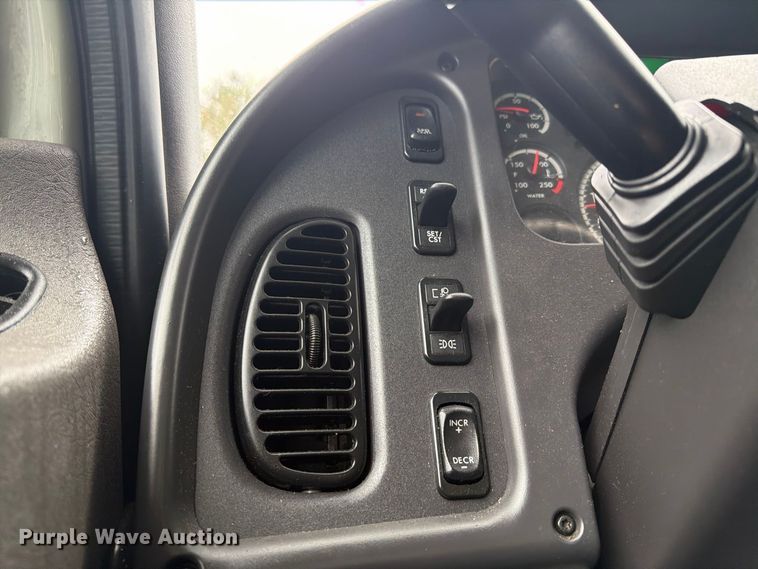 image for item YA4362 2018 Freightliner Business Class M2 box truck