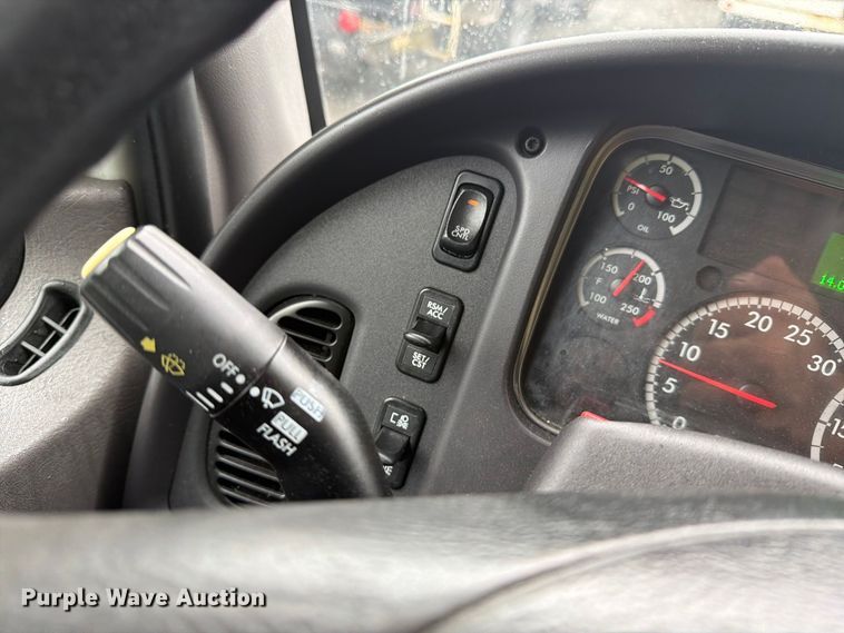 image for item YA4362 2018 Freightliner Business Class M2 box truck