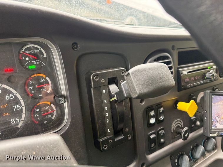 image for item YA4362 2018 Freightliner Business Class M2 box truck