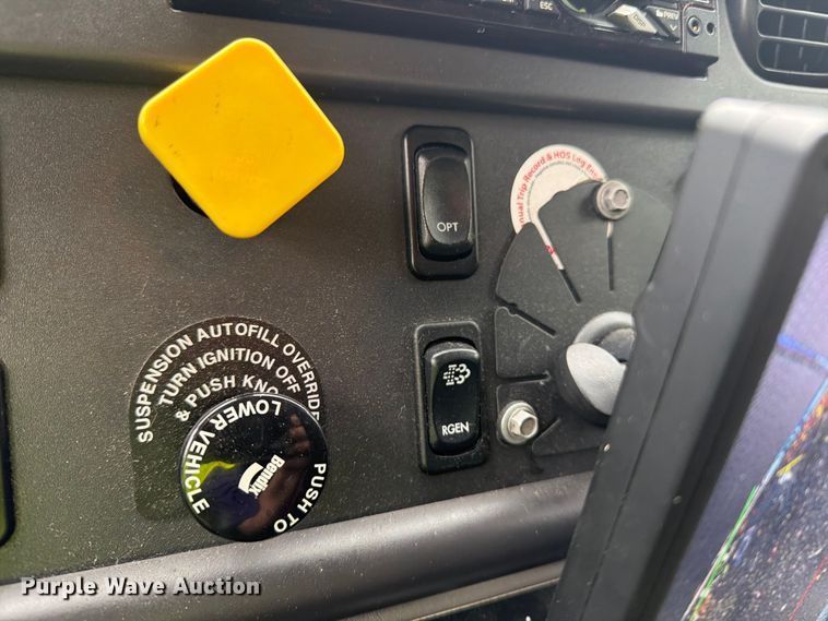 image for item YA4362 2018 Freightliner Business Class M2 box truck