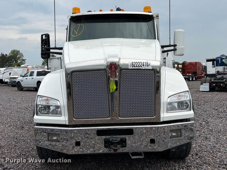image for item YA4511 2023 Kenworth T880 hydrovac truck