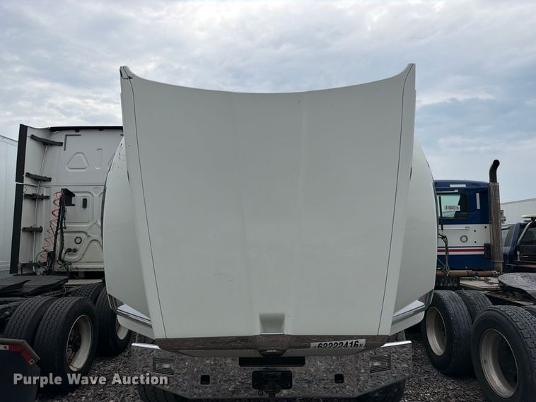 image for item YA4511 2023 Kenworth T880 hydrovac truck