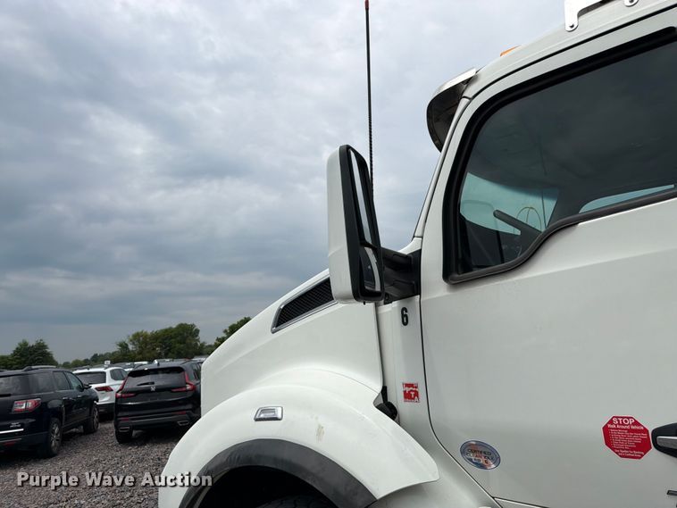 image for item YA4511 2023 Kenworth T880 hydrovac truck