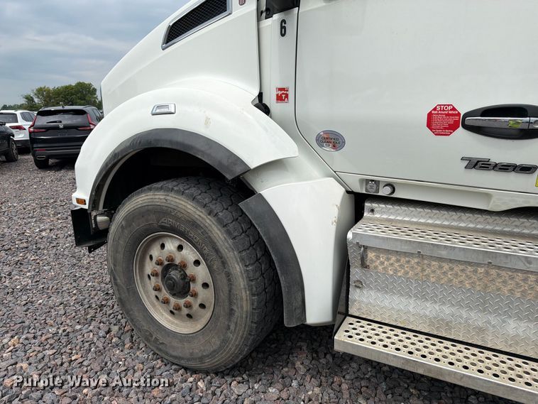 image for item YA4511 2023 Kenworth T880 hydrovac truck