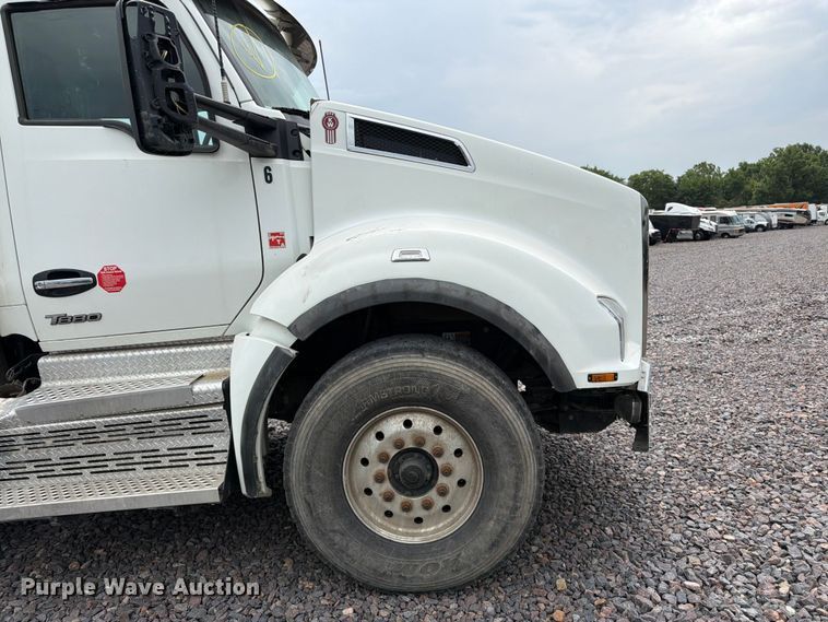 image for item YA4511 2023 Kenworth T880 hydrovac truck