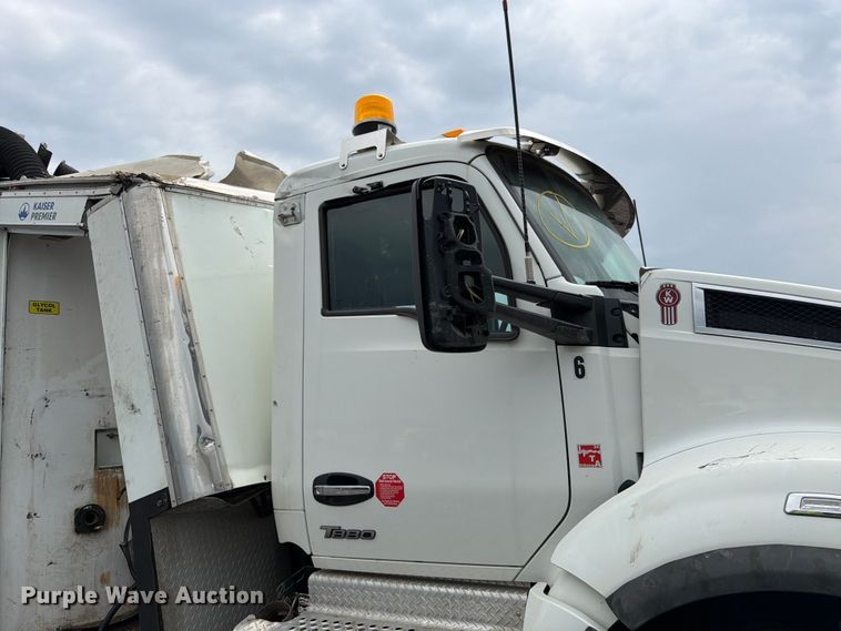 image for item YA4511 2023 Kenworth T880 hydrovac truck