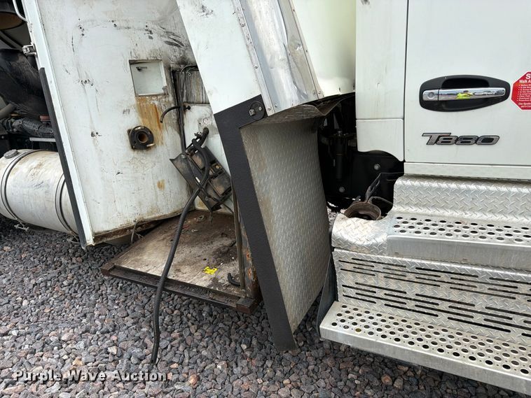 image for item YA4511 2023 Kenworth T880 hydrovac truck