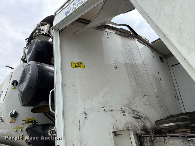 image for item YA4511 2023 Kenworth T880 hydrovac truck