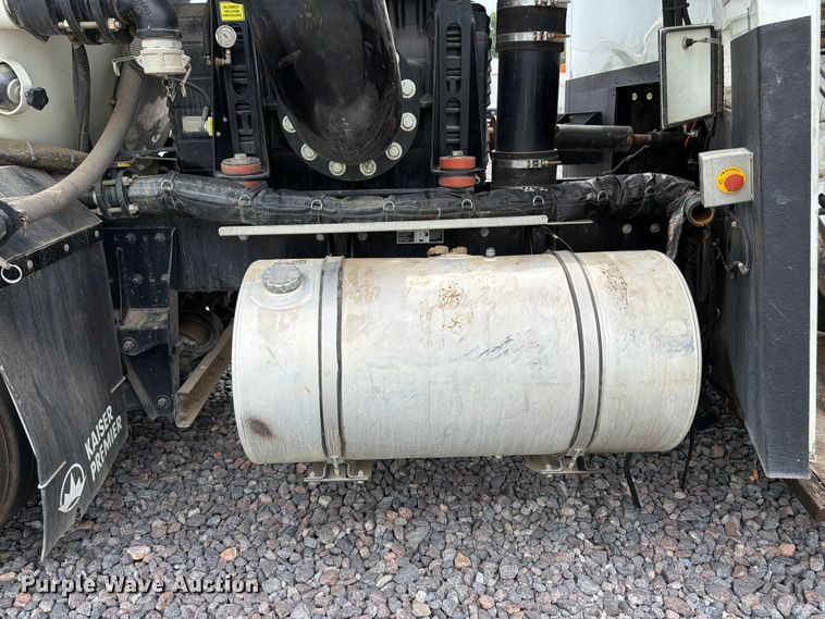 image for item YA4511 2023 Kenworth T880 hydrovac truck