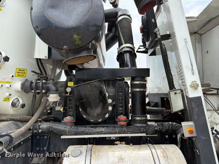 image for item YA4511 2023 Kenworth T880 hydrovac truck