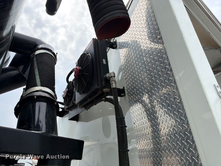 image for item YA4511 2023 Kenworth T880 hydrovac truck