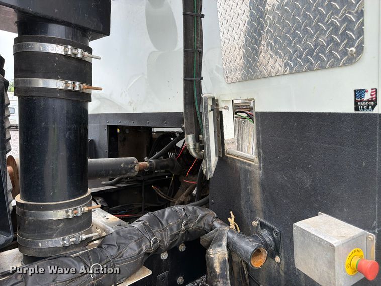 image for item YA4511 2023 Kenworth T880 hydrovac truck