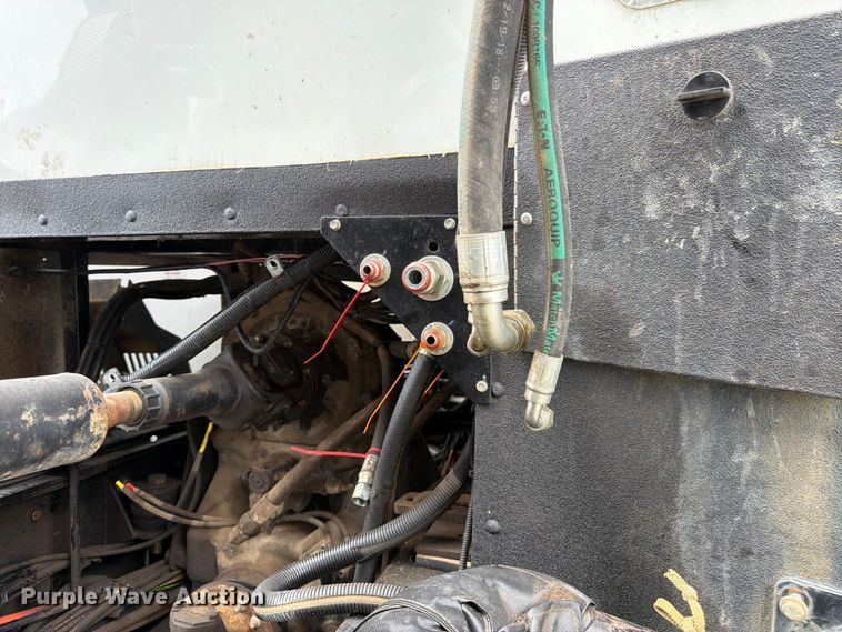 image for item YA4511 2023 Kenworth T880 hydrovac truck