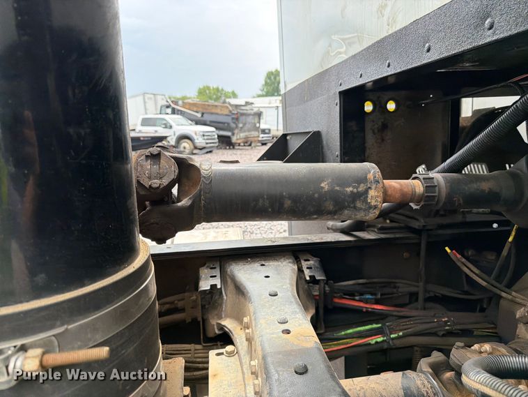 image for item YA4511 2023 Kenworth T880 hydrovac truck