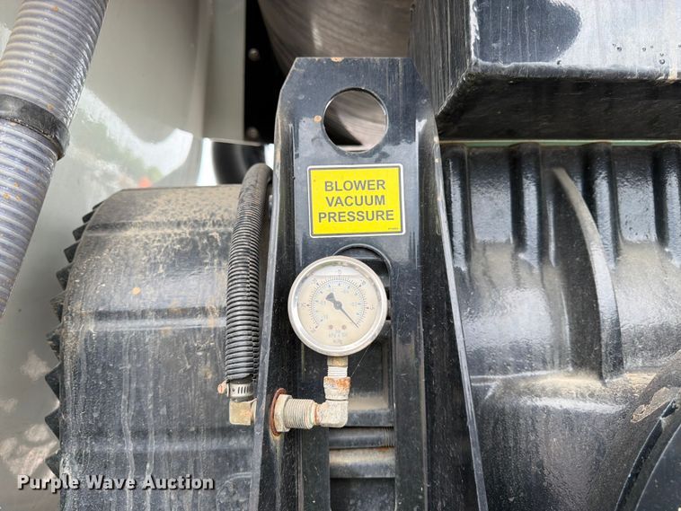 image for item YA4511 2023 Kenworth T880 hydrovac truck