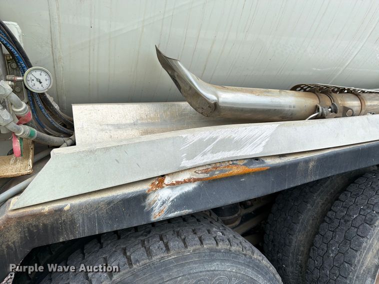 image for item YA4511 2023 Kenworth T880 hydrovac truck