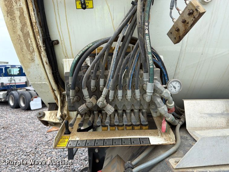 image for item YA4511 2023 Kenworth T880 hydrovac truck