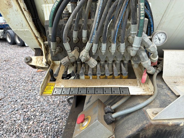 image for item YA4511 2023 Kenworth T880 hydrovac truck