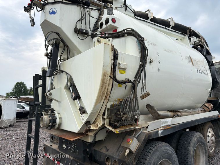 image for item YA4511 2023 Kenworth T880 hydrovac truck