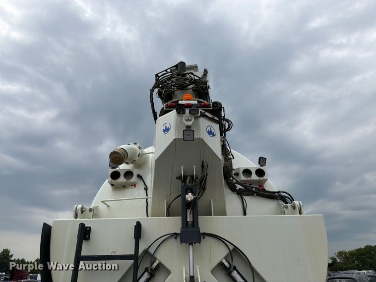 image for item YA4511 2023 Kenworth T880 hydrovac truck