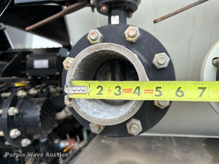 image for item YA4511 2023 Kenworth T880 hydrovac truck