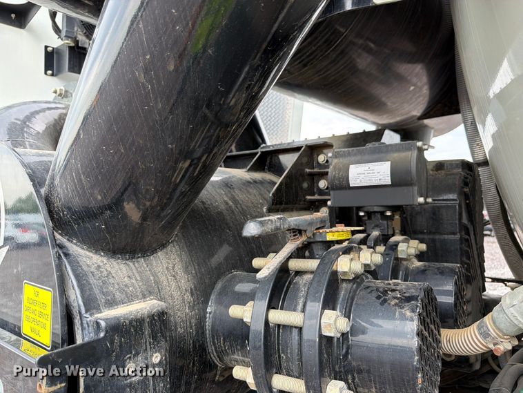 image for item YA4511 2023 Kenworth T880 hydrovac truck