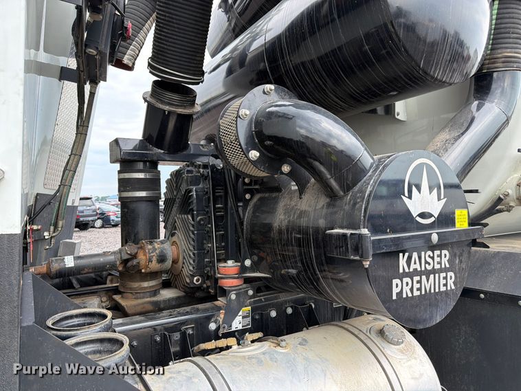 image for item YA4511 2023 Kenworth T880 hydrovac truck