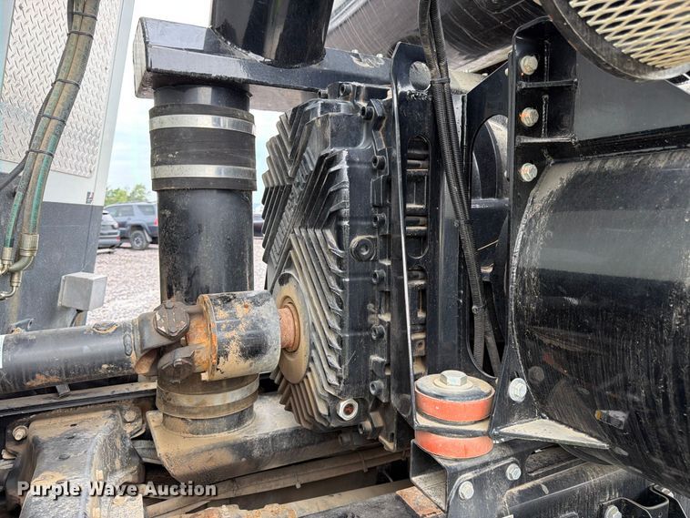 image for item YA4511 2023 Kenworth T880 hydrovac truck