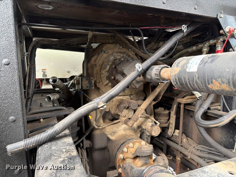 image for item YA4511 2023 Kenworth T880 hydrovac truck