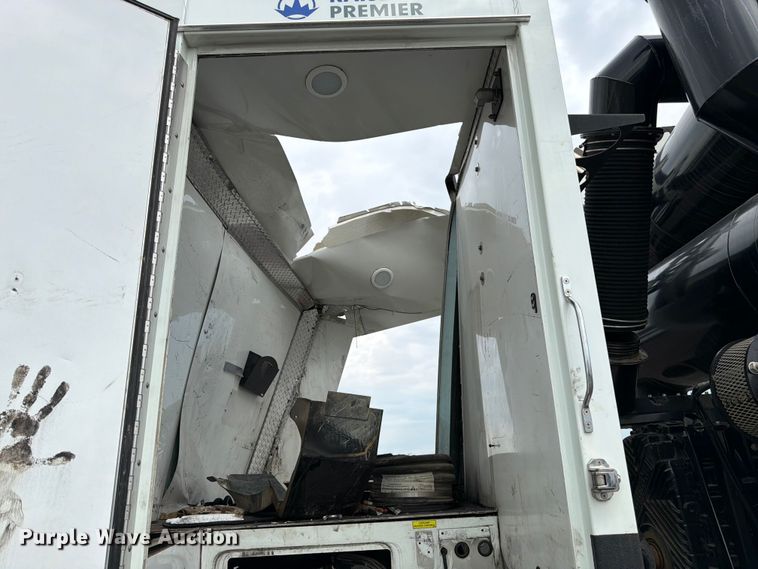 image for item YA4511 2023 Kenworth T880 hydrovac truck