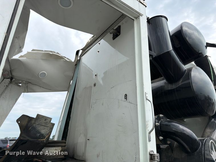 image for item YA4511 2023 Kenworth T880 hydrovac truck