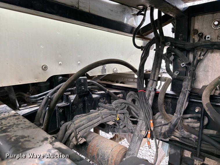 image for item YA4511 2023 Kenworth T880 hydrovac truck