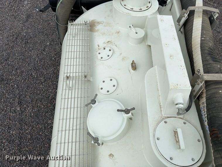 image for item YA4511 2023 Kenworth T880 hydrovac truck