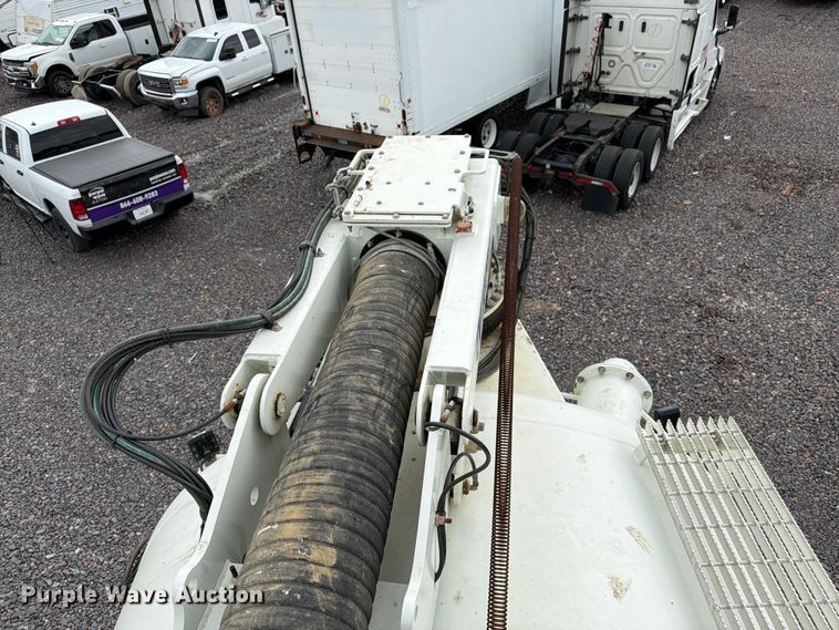 image for item YA4511 2023 Kenworth T880 hydrovac truck