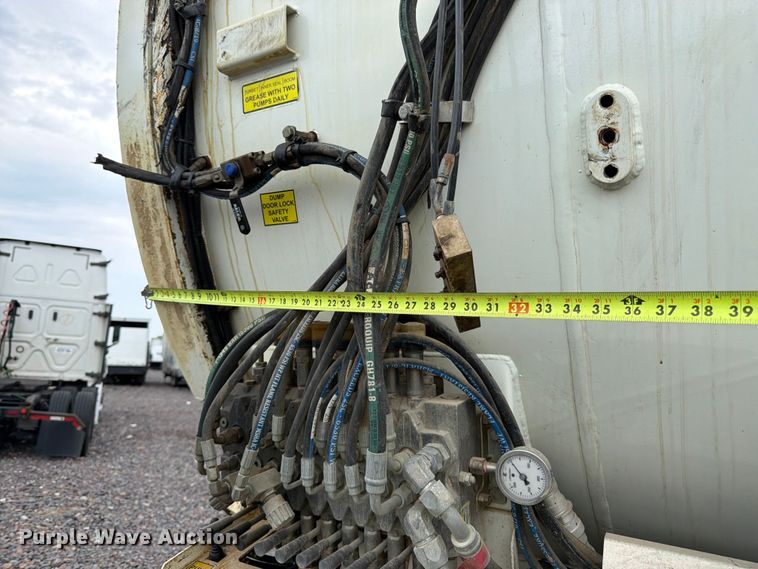 image for item YA4511 2023 Kenworth T880 hydrovac truck
