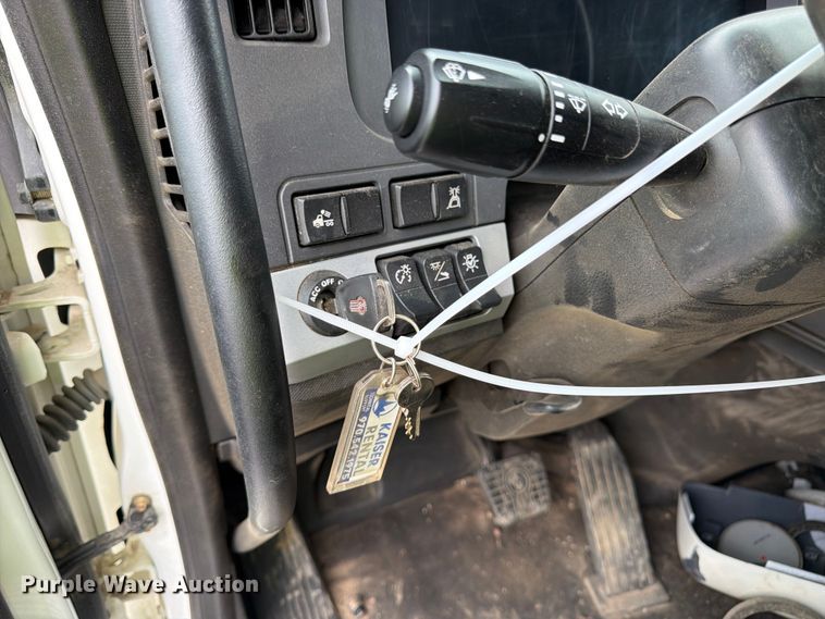 image for item YA4511 2023 Kenworth T880 hydrovac truck