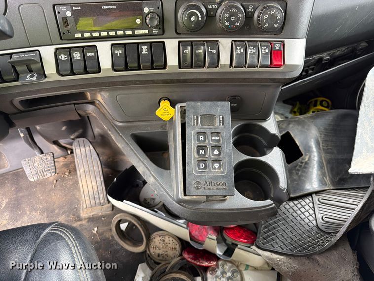 image for item YA4511 2023 Kenworth T880 hydrovac truck