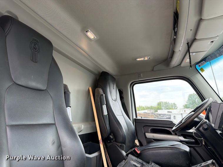 image for item YA4511 2023 Kenworth T880 hydrovac truck